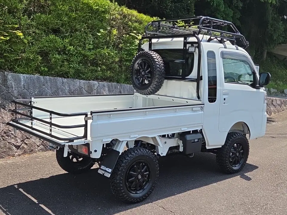 2026 Daihatsu Hijet Extreme, a white off-road Kei Truck, for sale at Mini Monsters USA in St. George, UT (photo 5 of 16)