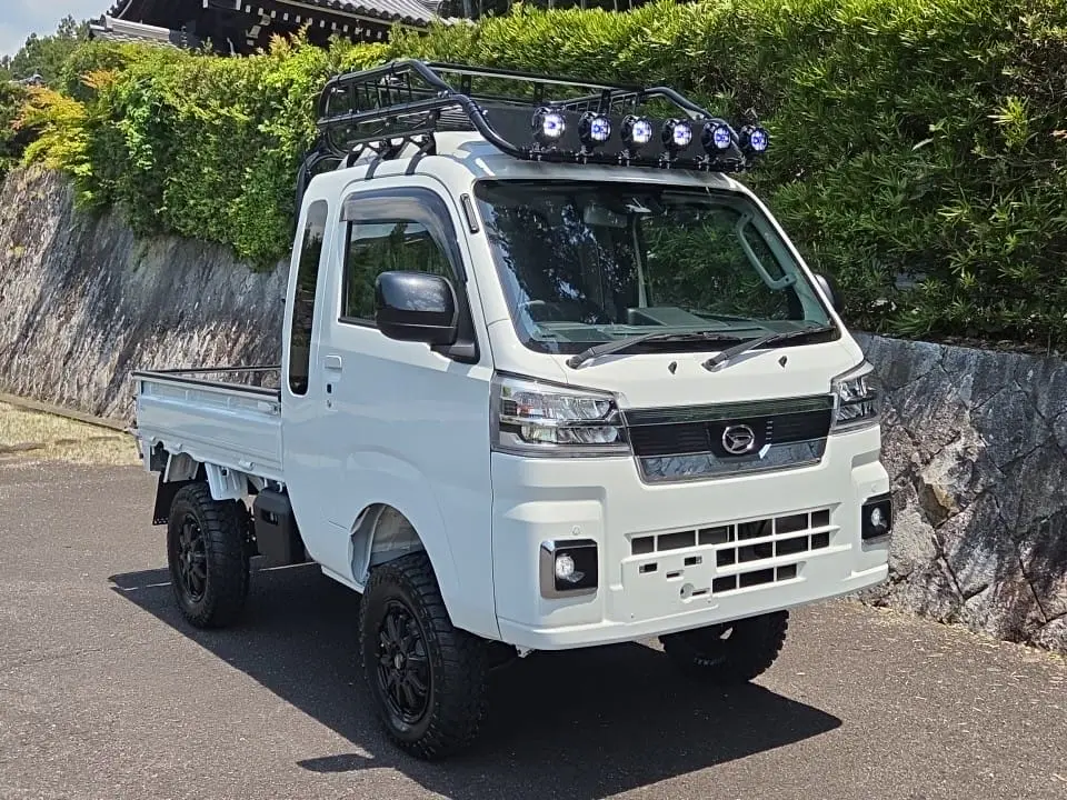 2026 Daihatsu Hijet Extreme, a white off-road Kei Truck, for sale at Mini Monsters USA in St. George, UT (photo 6 of 16)
