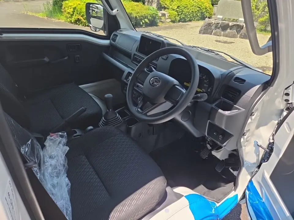 2026 Daihatsu Hijet Extreme, a white off-road Kei Truck, for sale at Mini Monsters USA in St. George, UT (photo 8 of 16)