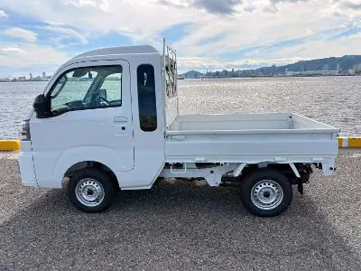 2026 Daihatsu Hijet Jumbo CVT Auto, an off-road Kei Truck, for sale at Dakota Mini Trucks in McIntosh, SD (photo 3 of 5)
