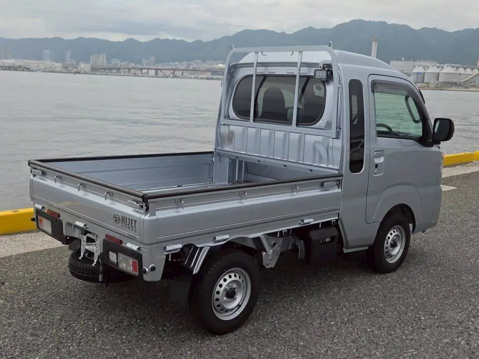 2026 Daihatsu Hijet Jumbo, a silver off-road Kei Truck, for sale at Mini Monsters USA in St. George, UT (photo 5 of 13)