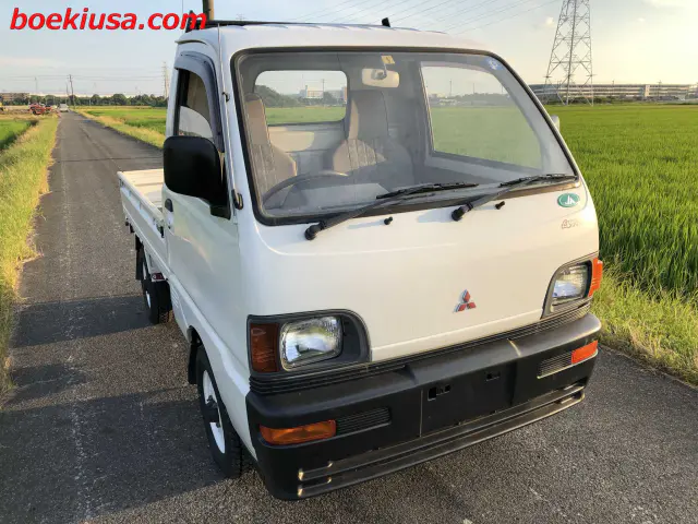 1994 Mitsubishi Minicab 4x4, a white Kei Truck, for sale at Boeki USA in Paterson, NJ
