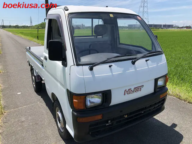 1995 Daihatsu Hijet 4x4, a white Kei Truck, for sale at Boeki USA in Paterson, NJ