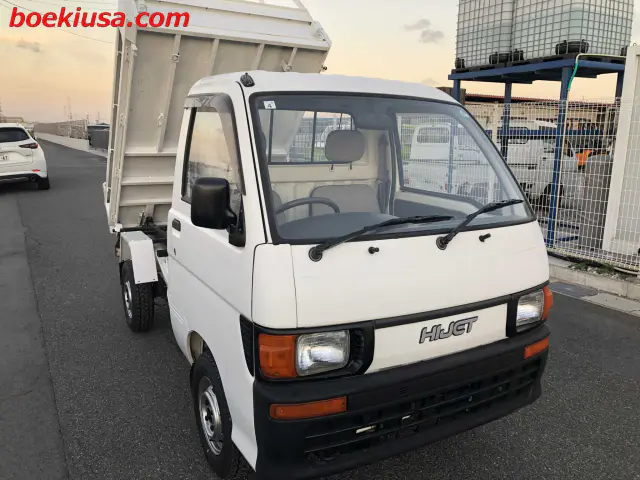 1995 Daihatsu Hijet Dump 4x4, a white Kei Truck, for sale at Boeki USA in Paterson, NJ