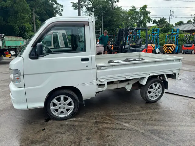 2000 Daihatsu Hijet 4x2 M/T, a white Kei Truck, for sale at Skyline Kei Trucks in Houston, TX