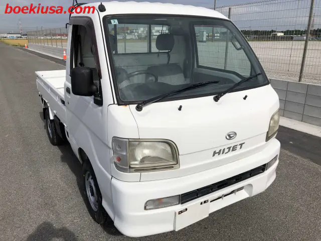 2000 Daihatsu Hijet 4x4, a white Kei Truck, for sale at Boeki USA in Paterson, NJ