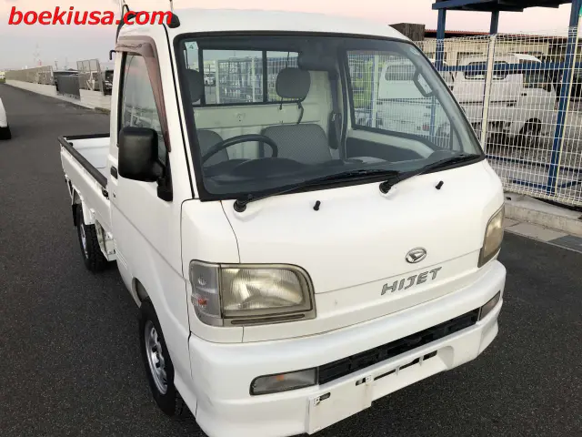 2000 Daihatsu Hijet 4x4, a white Kei Truck, for sale at Boeki USA in Paterson, NJ