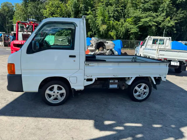 2000 Subaru Sambar 4x4, a white Kei Truck, for sale at Skyline Kei Trucks in Houston, TX