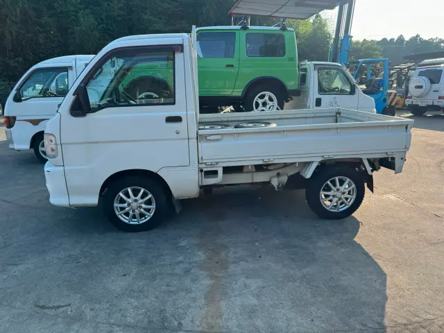 2001 Daihatsu Hijet 4x4, a white Kei Truck, for sale at Skyline Kei Trucks in Houston, TX